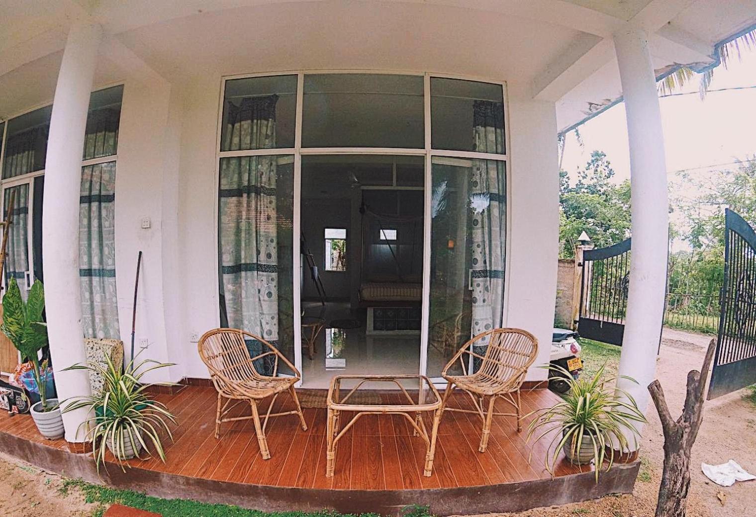 Hotel Lotus Surf House Midigama East Pokoj fotografie