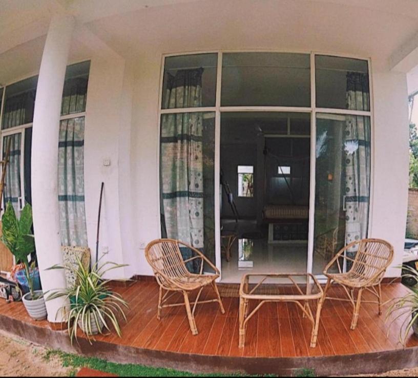 Hotel Lotus Surf House Midigama East Pokoj fotografie